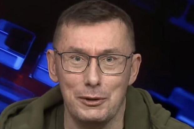 Юрій Луценко терміново виїхав із України Юрій Луценко терміново виїхав із України