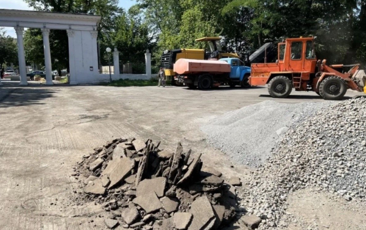Ремонтують все підряд! “Як ви ставитеся до ремонтів у місті під час війни?” Ми запитали вінничан Ремонтують все підряд! “Як ви ставитеся до ремонтів у місті під час війни?” Ми запитали вінничан