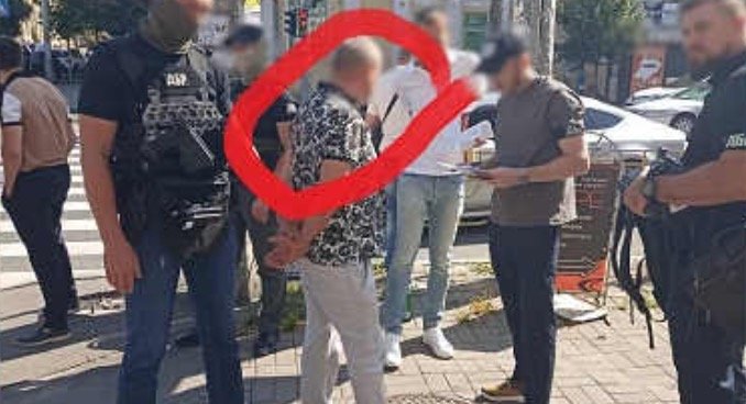 Теpміново! Погляньте кого затримали. Вже сидить без права на заставу Теpміново! Погляньте кого затримали. Вже сидить без права на заставу