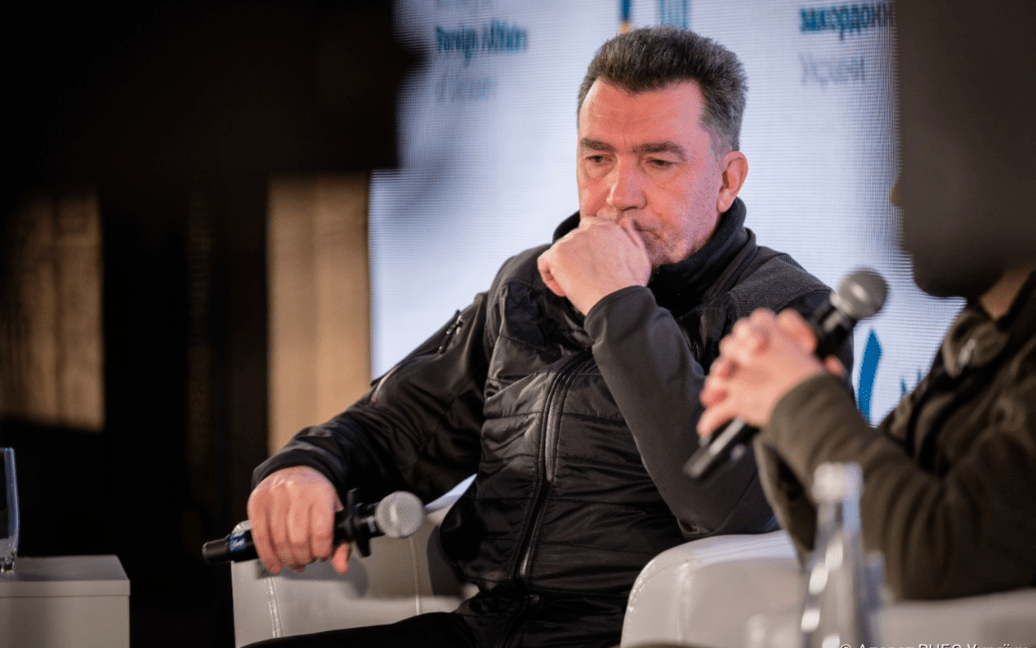 “Єдиний маршрут – від бункера до бункера”: Данілов про візити Путіна “Єдиний маршрут – від бункера до бункера”: Данілов про візити Путіна