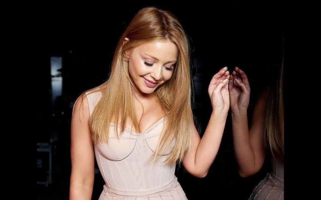 14-річний син Тіни Кароль влаштував “сцену ревнощів” через танець мами з іншим чоловіком у ресторані 14-річний син Тіни Кароль влаштував “сцену ревнощів” через танець мами з іншим чоловіком у ресторані