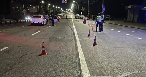 Нова трагедія на блокпосту: водій збив захисників на величезній швидкості, відео Нова трагедія на блокпосту: водій збив захисників на величезній швидкості, відео