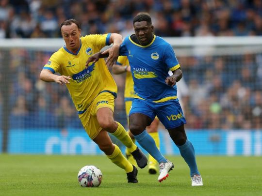 Гол-шедевр від Зеєдорфа та «Ой, у лузі червона калина» від «Бумбокс»: Шевченко і Зінченко зібрали у Лондоні легенд футболу та гроші для України (відео) Гол-шедевр від Зеєдорфа та «Ой, у лузі червона калина» від «Бумбокс»: Шевченко і Зінченко зібрали у Лондоні легенд футболу та гроші для України (відео)