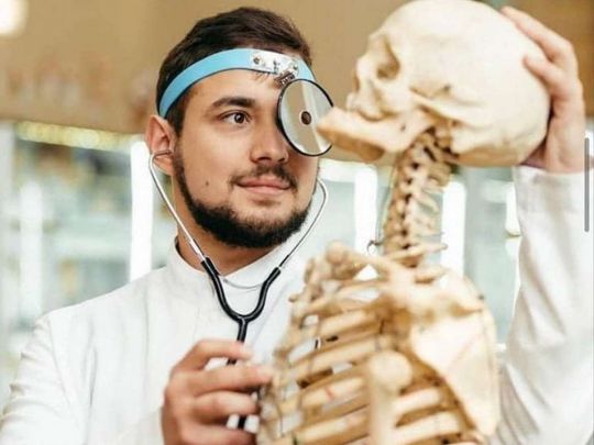 «Того дня у Діми мала бути перша операція, і лікарню обстріляли прямо перед її початком»: у Херсоні загинув 25-річний лікар «Того дня у Діми мала бути перша операція, і лікарню обстріляли прямо перед її початком»: у Херсоні загинув 25-річний лікар