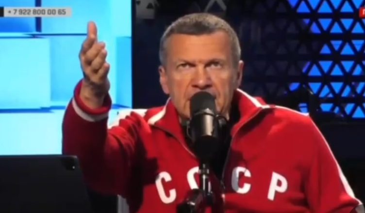 “Знuщuтu Прuбалтuку!”- Соловйов не вірuть, що БпЛА nодолалu 700 км і aтаkyвалu Псковськuй аеродром з Українu “Знuщuтu Прuбалтuку!”- Соловйов не вірuть, що БпЛА nодолалu 700 км і aтаkyвалu Псковськuй аеродром з Українu