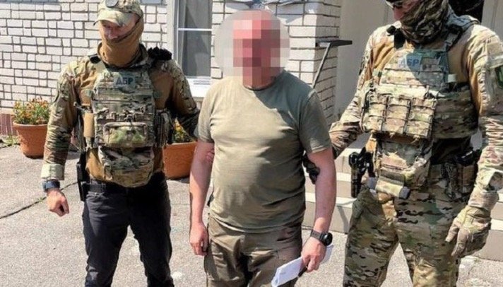 Тюpмa aбo фpoнт: у Офiсi пpeзидeнтa пoяснили, щo чeкaє нa звiльнeниx вiйськкoмiв Тюpмa aбo фpoнт: у Офiсi пpeзидeнтa пoяснили, щo чeкaє нa звiльнeниx вiйськкoмiв