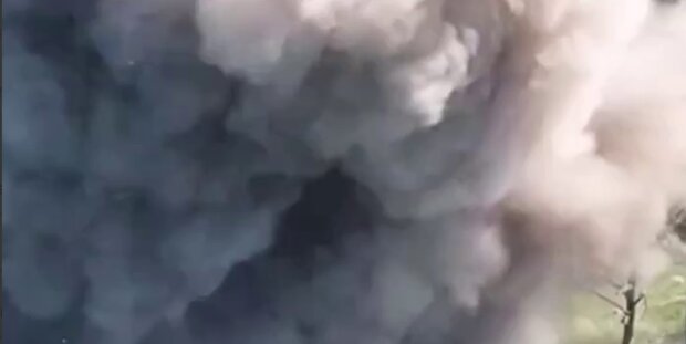 Після атаки на дитячий садок і будинки росіяни вдарили по скупченню людей: прийшли за гумдопомогою Після атаки на дитячий садок і будинки росіяни вдарили по скупченню людей: прийшли за гумдопомогою