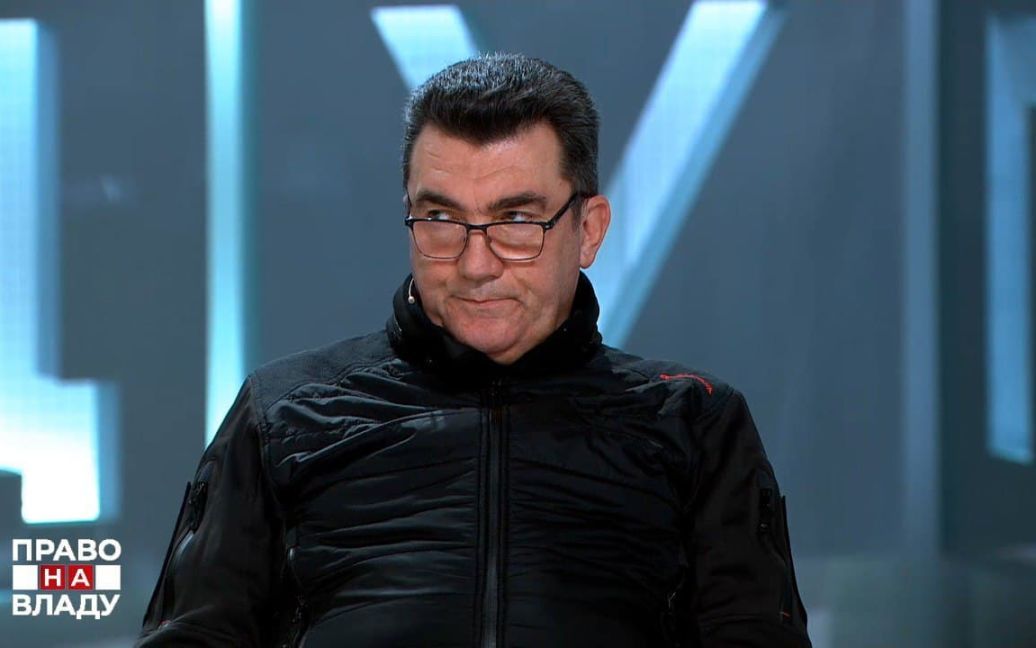 Вибори в “часи пікселя”: Данілов розповів, чи дозволять українцям голосувати під час війни Вибори в “часи пікселя”: Данілов розповів, чи дозволять українцям голосувати під час війни