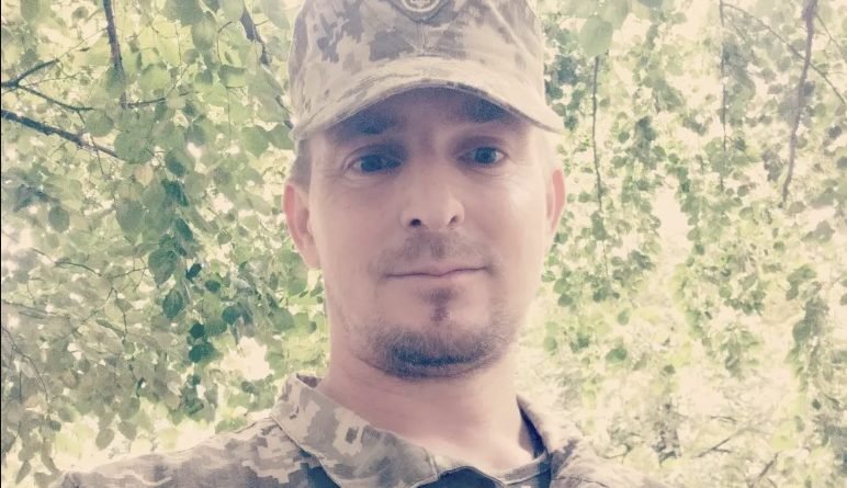 Мене просили хлопці з передової передати, вам вельмишановні наші лікарі та медсестри, а особливо ті, хто приймає участь в медоглядах призовників-резервістів… Мене просили хлопці з передової передати, вам вельмишановні наші лікарі та медсестри, а особливо ті, хто приймає участь в медоглядах призовників-резервістів…