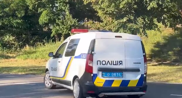 Звинуватила у крадіжці кавунів: на Одещині жінка заштовхала дитину в багажник і возила селом Звинуватила у крадіжці кавунів: на Одещині жінка заштовхала дитину в багажник і возила селом