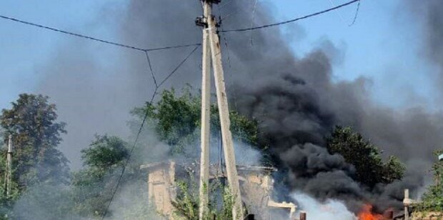 Через діри у стінах видно парти: росіяни жорстоко вдарили по школі Через діри у стінах видно парти: росіяни жорстоко вдарили по школі