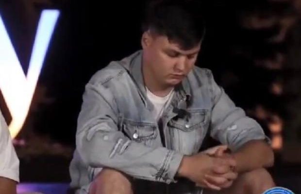 Везли кота командувача двома гелікоптерами. Російський льотчик, котрий угнав бойовий вертоліт до України, розповів про “бойові” завдання, котрі доводилось виконувати (відео) Везли кота командувача двома гелікоптерами. Російський льотчик, котрий угнав бойовий вертоліт до України, розповів про “бойові” завдання, котрі доводилось виконувати (відео)