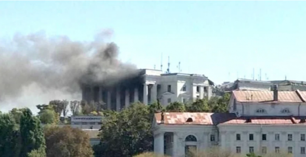 “Почалося…”. Після удару по штабу ЧФ РФ у Севастополі місцеві жителі перейшли на українську мову “Почалося…”. Після удару по штабу ЧФ РФ у Севастополі місцеві жителі перейшли на українську мову