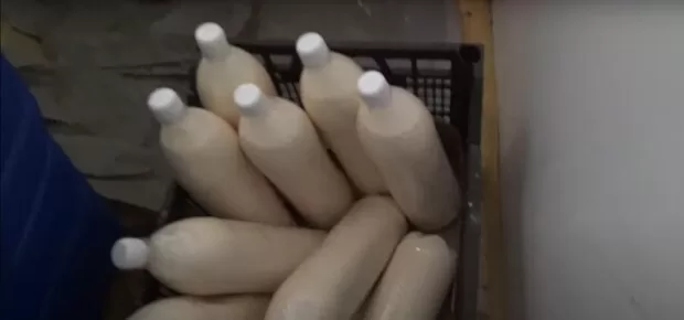 Українку покарали за продаж молока у центрі Львова, у мережі лютують: “Люди виживають!” Українку покарали за продаж молока у центрі Львова, у мережі лютують: “Люди виживають!”