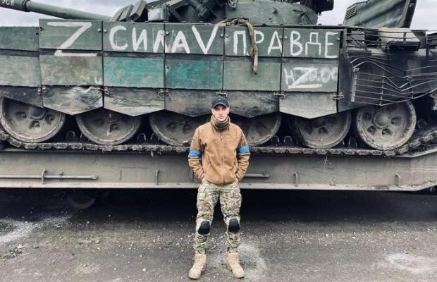 “Усі навколо можуть бути ворогами”: Український коригувальник розповів, як його здала кохана дівчина “Усі навколо можуть бути ворогами”: Український коригувальник розповів, як його здала кохана дівчина