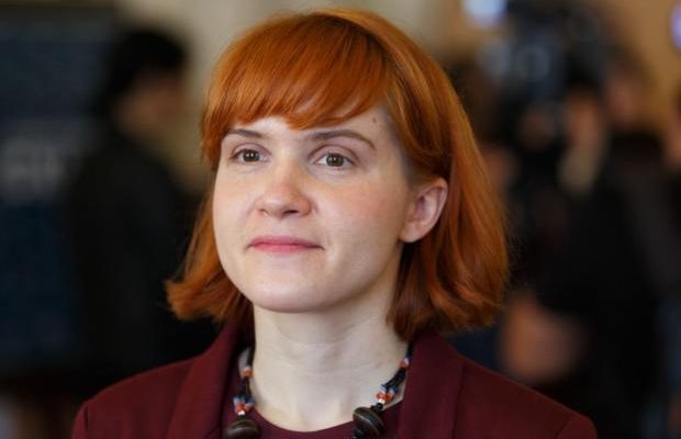 Далі без Мар’яни: Скандальну нардепку Безуглу виключили з партії “Слуга народу” Далі без Мар’яни: Скандальну нардепку Безуглу виключили з партії “Слуга народу”