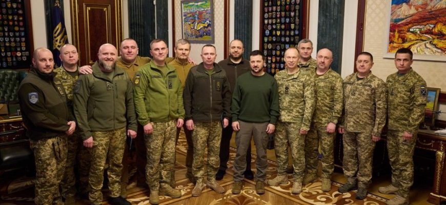 Ґлобальні перестановки в армії: Зеленський призначив нових командувачів силами ЗСУ Ґлобальні перестановки в армії: Зеленський призначив нових командувачів силами ЗСУ