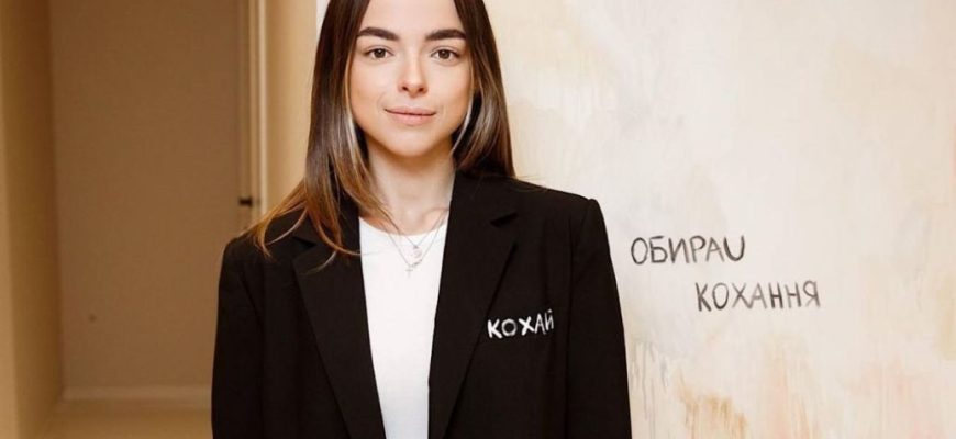 Нехитра схема художниці Морозюк: як екснаречена Гринкевича обвела ДБР і вберегла майно Нехитра схема художниці Морозюк: як екснаречена Гринкевича обвела ДБР і вберегла майно