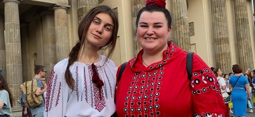 Грандіозний прогноз Alyona & Jerry Heli: букмекери назвали фаворитів “Євробачення” Грандіозний прогноз Alyona & Jerry Heli: букмекери назвали фаворитів “Євробачення”