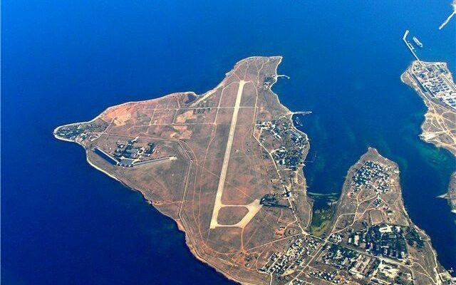 Розвідка Британії оцінила атаку ЗСУ на аеродром Бельбек в окупованому Криму Розвідка Британії оцінила атаку ЗСУ на аеродром Бельбек в окупованому Криму