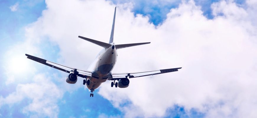 Стюардеси та пенсія: чому бортпровідниці рано йдуть на відпочинок Стюардеси та пенсія: чому бортпровідниці рано йдуть на відпочинок