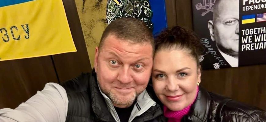 ”Це і є народна любов, яке не купиш телемарафонами”, – соцмережі про фото Залужного з дружиною ”Це і є народна любов, яке не купиш телемарафонами”, – соцмережі про фото Залужного з дружиною