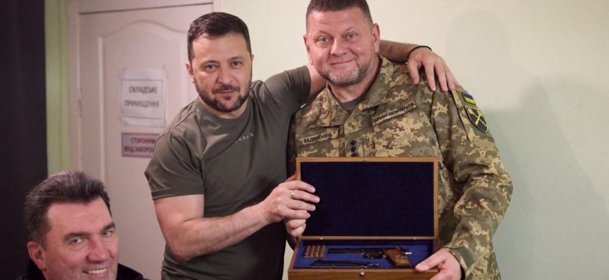 Термінова заява Зеленського про відставку Залужного: “Новий початок” Термінова заява Зеленського про відставку Залужного: “Новий початок”