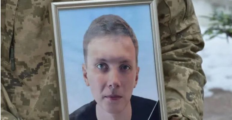 На війні загинув 22-річний сержант Павло Шевчук, мужність якого вразила Зеленського На війні загинув 22-річний сержант Павло Шевчук, мужність якого вразила Зеленського