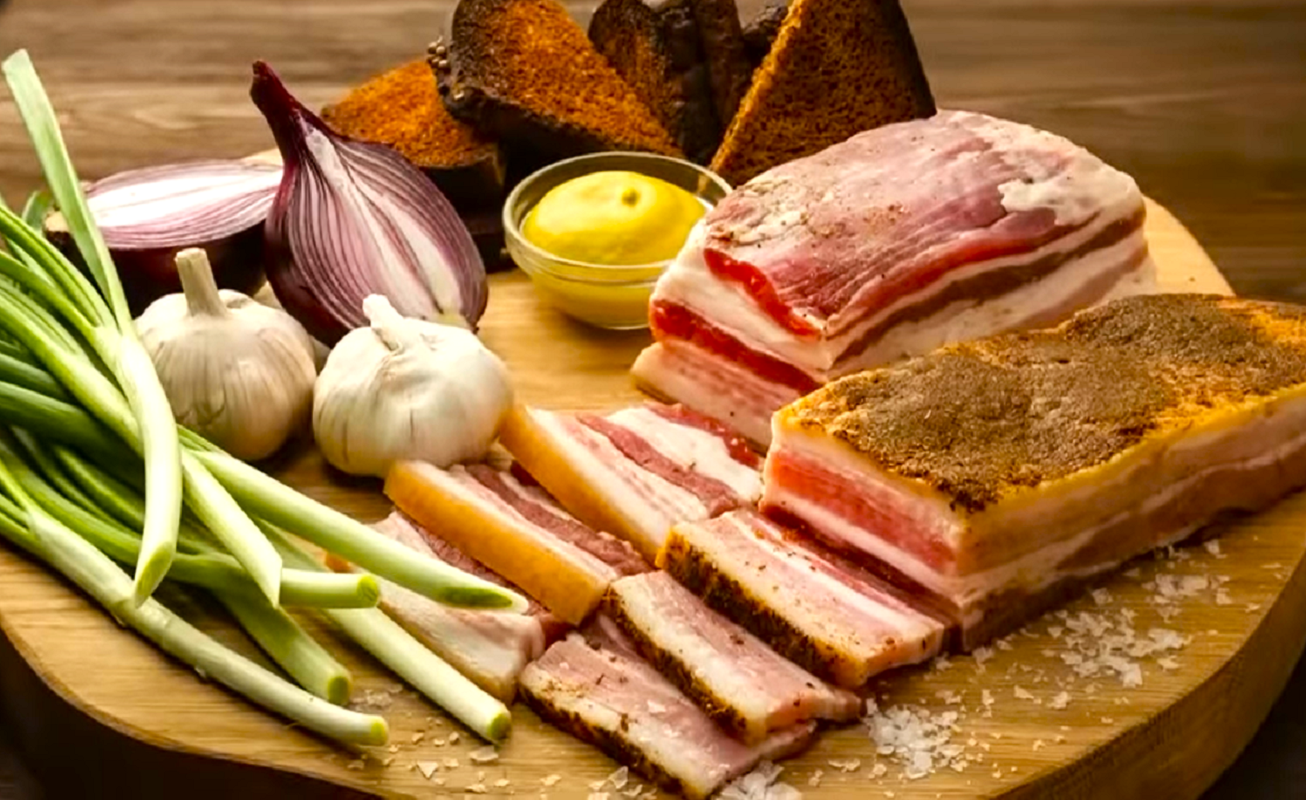 По вусах текло і прямо в рот потрапило: з чим краще поєднувати сало – смачно буде По вусах текло і прямо в рот потрапило: з чим краще поєднувати сало – смачно буде