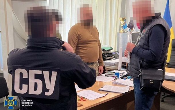 На Закарпатті начальника ТЦК та замкомбрига ТРО спіймали на корупційній схемі На Закарпатті начальника ТЦК та замкомбрига ТРО спіймали на корупційній схемі