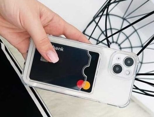 Ніколи не тримайте це у чохлі свого телефону: страшна помилка Ніколи не тримайте це у чохлі свого телефону: страшна помилка