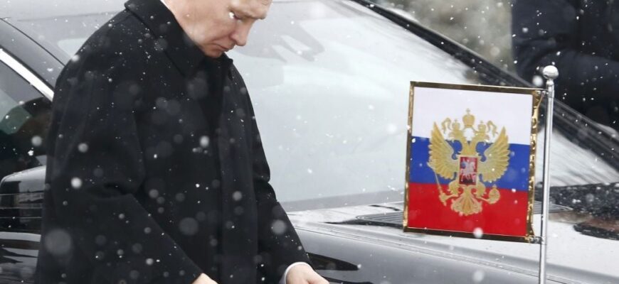 Путін раптово приїхав до Петербурга: мешканці міста обурені вчинком глави Кремля Путін раптово приїхав до Петербурга: мешканці міста обурені вчинком глави Кремля