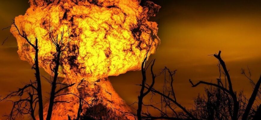 “Це Орешник по Ростову”: неймовірні кадри вибуху на авіабазі РФ. “Це Орешник по Ростову”: неймовірні кадри вибуху на авіабазі РФ.