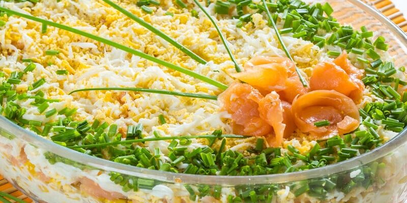 Приготуйте салат “Наречена” за цим рецептом – і він чудово підійде до святкового столу Приготуйте салат “Наречена” за цим рецептом – і він чудово підійде до святкового столу