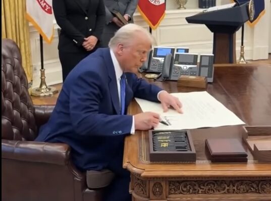 Біль і сльози…Трамп після розмови із путіним прийняв рішення! Те, що він прийняв 20хв. тому, розриває серце. Подробиці – Ми з України Біль і сльози…Трамп після розмови із путіним прийняв рішення! Те, що він прийняв 20хв. тому, розриває серце. Подробиці – Ми з України