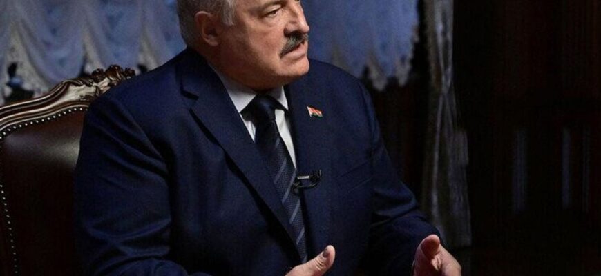 Лукашенко оприлюднив нову версію вторгнення в Україну: війська РФ “просто йшли зі навчань” Києвом Лукашенко оприлюднив нову версію вторгнення в Україну: війська РФ “просто йшли зі навчань” Києвом