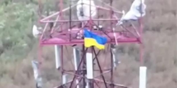 Бо це – наша Слобожанщина: ЗСУ підняли синьо-жовті прапори над етнічно українськими селами у Курській області (відео) Бо це – наша Слобожанщина: ЗСУ підняли синьо-жовті прапори над етнічно українськими селами у Курській області (відео)