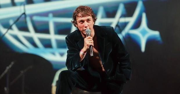 Обікрали квартиру відомого українського співака. Артист пропонує злочинцям угоду Обікрали квартиру відомого українського співака. Артист пропонує злочинцям угоду