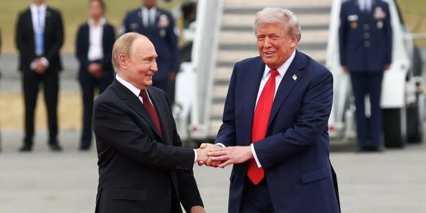 Під час зустрічі з Трампом Путіна запитали, чи перестане він вбивати українців: Як відреагував диктатор (відео) Під час зустрічі з Трампом Путіна запитали, чи перестане він вбивати українців: Як відреагував диктатор (відео)