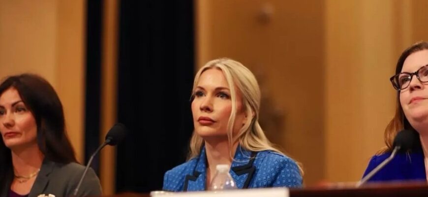 “На роздоріжжі Черчілля і Чемберлена”, – дочка Келлогга звернулася до Трампа перед його зустріччю з Путіним “На роздоріжжі Черчілля і Чемберлена”, – дочка Келлогга звернулася до Трампа перед його зустріччю з Путіним