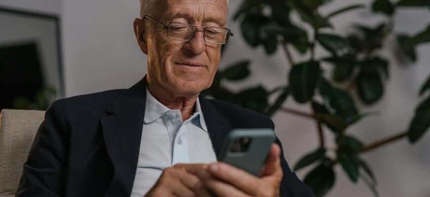 Хто в Україні отримує 200, 300 і 400 тисяч гривень пенсій: названо імена щасливчиків Хто в Україні отримує 200, 300 і 400 тисяч гривень пенсій: названо імена щасливчиків