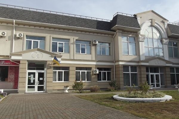 Українців народжених до 1991 року лякають потребою змінити свідоцтво про народження Українців народжених до 1991 року лякають потребою змінити свідоцтво про народження