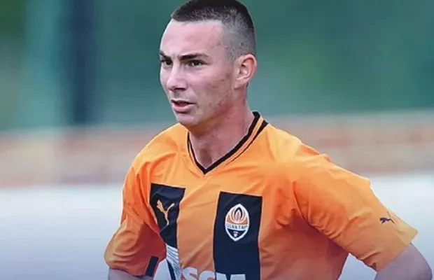 Втік під час виїзного матчу за кордоном: 21-річний ексфутболіст “Шахтаря” отримав громадянство Росії та став гравцем клубу з РФ Втік під час виїзного матчу за кордоном: 21-річний ексфутболіст “Шахтаря” отримав громадянство Росії та став гравцем клубу з РФ