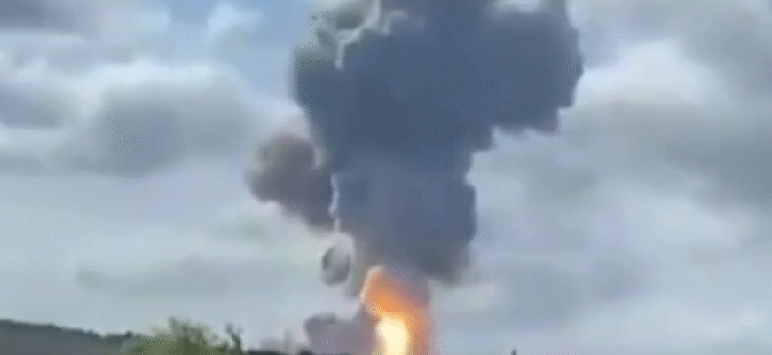 Завод рознесло на шматки: на росії вдалий приліт – вuбухнув пороховий цех, вогняне відео Завод рознесло на шматки: на росії вдалий приліт – вuбухнув пороховий цех, вогняне відео