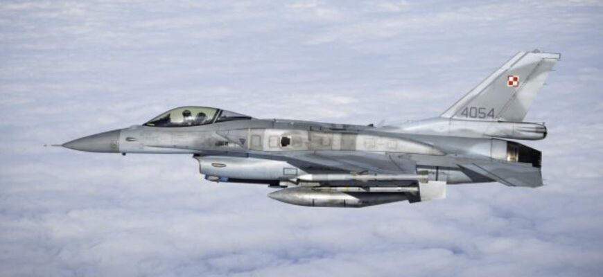 Польща підняла в повітря авіацію через масований обстріл України Польща підняла в повітря авіацію через масований обстріл України