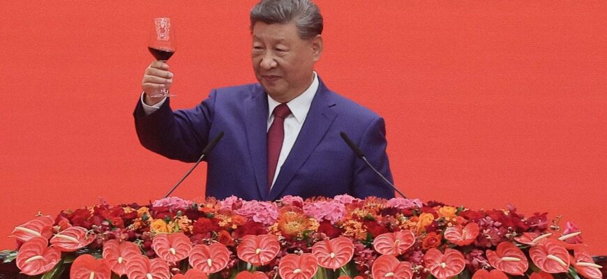 На параді з Путіним і Кімом Сі Цзіньпін зробив гучну заяву На параді з Путіним і Кімом Сі Цзіньпін зробив гучну заяву