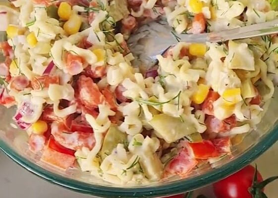 Сусідка по дачі дала рецепт. Тиждень їдемо і ще хочеться: дуже смачний салат Сусідка по дачі дала рецепт. Тиждень їдемо і ще хочеться: дуже смачний салат