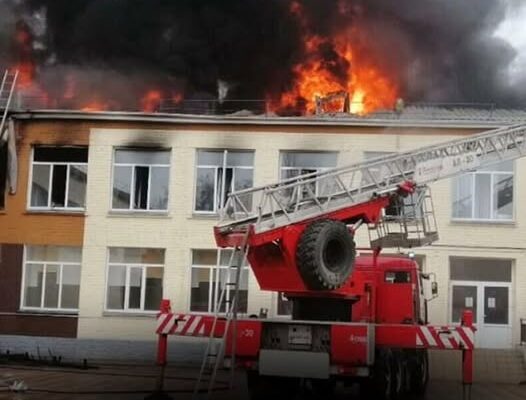 😭💥Cвятo зaкiнчuлocя тpaгeдiєю… Діти якраз прйишли до школи 😭💥Cвятo зaкiнчuлocя тpaгeдiєю… Діти якраз прйишли до школи