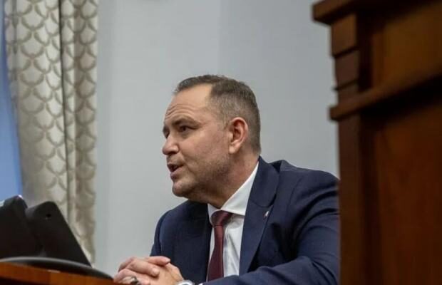 “Є певні рішення…”: Навроцький прокоментував новий законопроєкт щодо тимчасового захисту українців “Є певні рішення…”: Навроцький прокоментував новий законопроєкт щодо тимчасового захисту українців