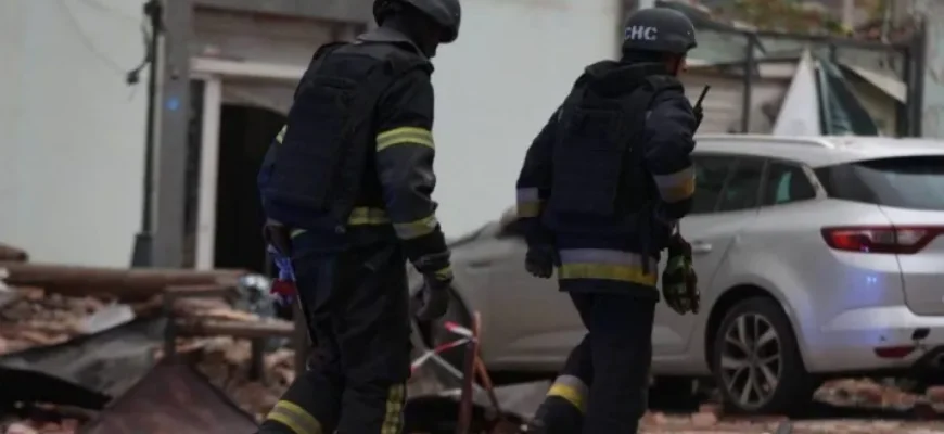 Масований удар по Дніпру: виникли пожежі, є жертви. ВІДЕО Масований удар по Дніпру: виникли пожежі, є жертви. ВІДЕО